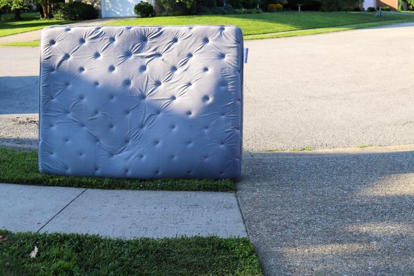 Mattress Removal Service in Bloomfield Hills