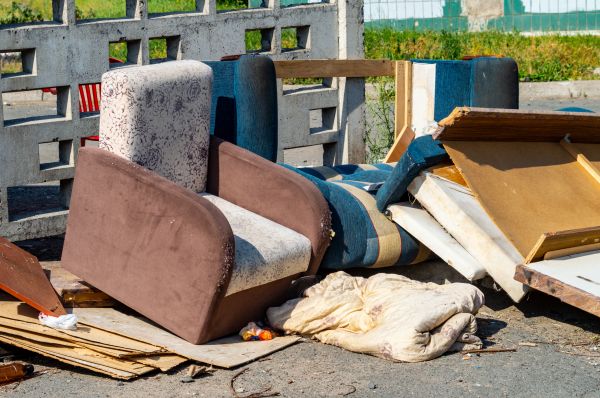 Outdoor Furniture Disposal in Bloomfield Hills